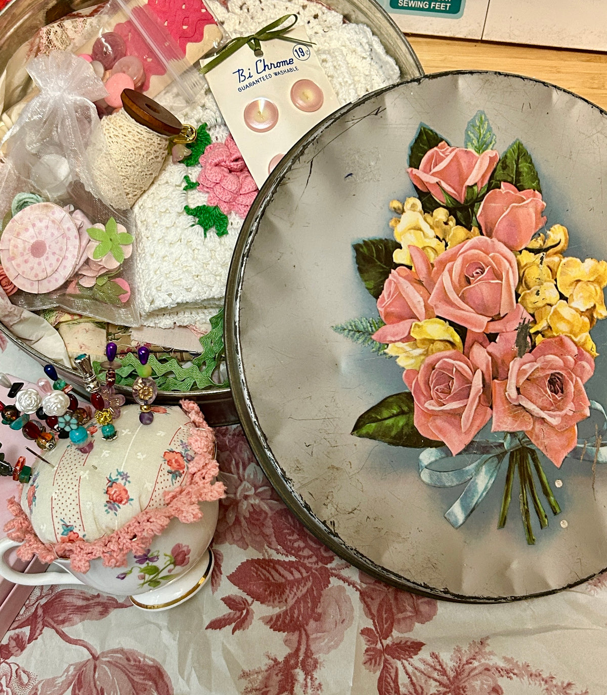 Pink Rose bundle Tin